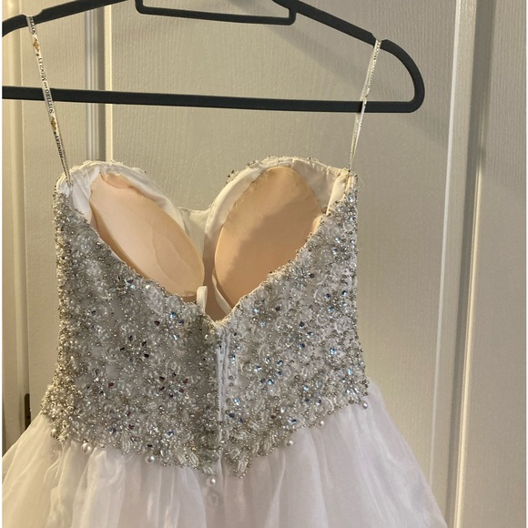 Sitters Midgley Haute Couture White Diamonds & a few pearls Wedding Dress size 6 - Picture 6 of 16